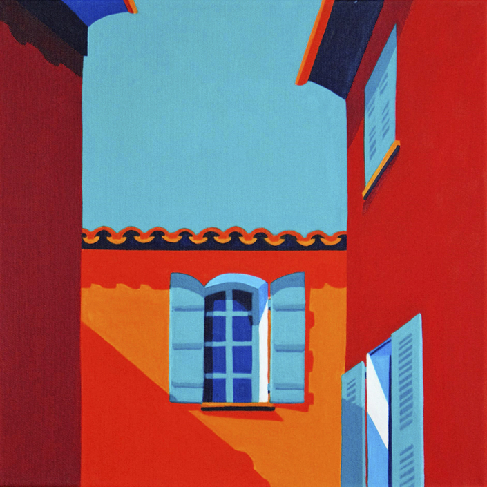 Gasse mit roten Häusern und blauen Fensterläden